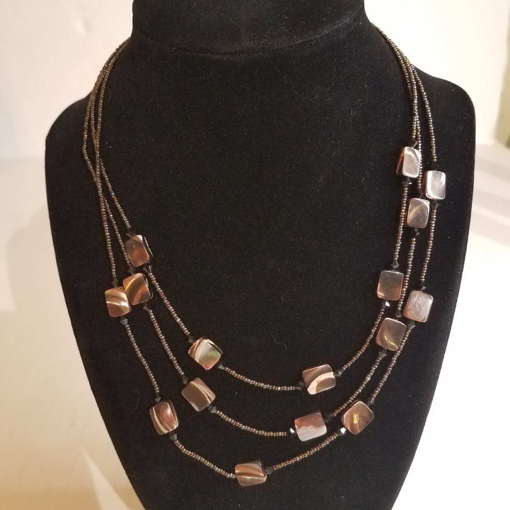 Essence necklace j317